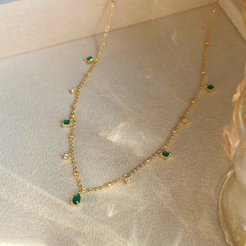 Martha – Collier en Or avec Pendentif Vert.
