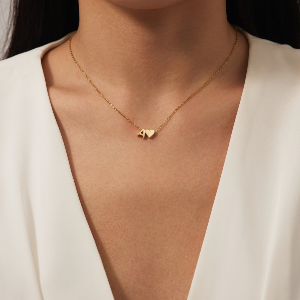 Nina – Collier en or en forme de V.
